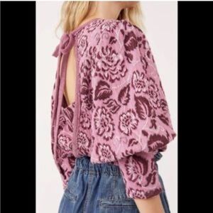 Free People Pink Floral Top. Super comfy